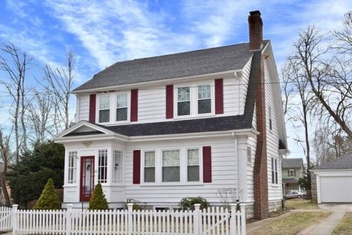 52 Weaver St, New Bedford MA  02740-1240 exterior