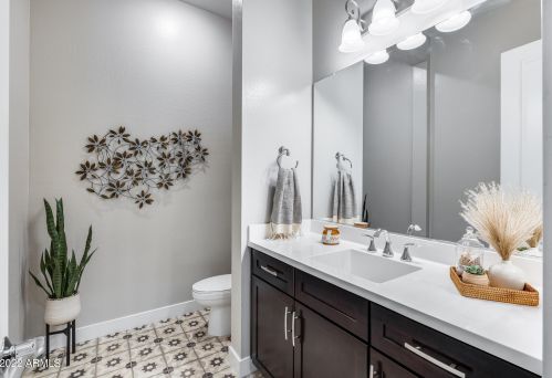 22421 30 St, Phoenix AZ 85050-4405 exterior