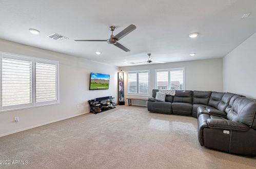 1665 Blaylock Dr, Phoenix AZ 85085-6324 exterior