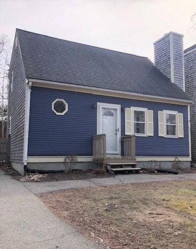643 State Rd, Plymouth, MA 02360-5197