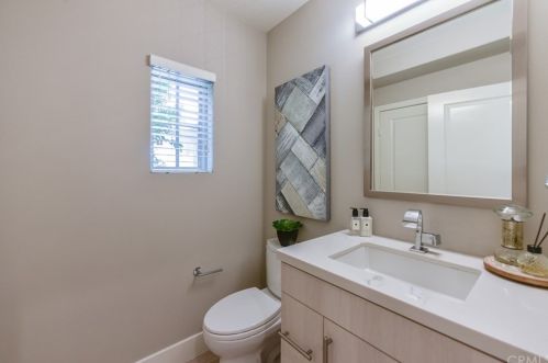 32 Larkfield, Irvine CA 92620-2140 exterior