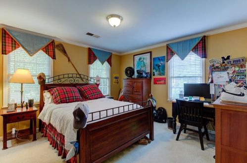 4815 Dunwoody Sta Dr, Atlanta GA 30338-4705 exterior