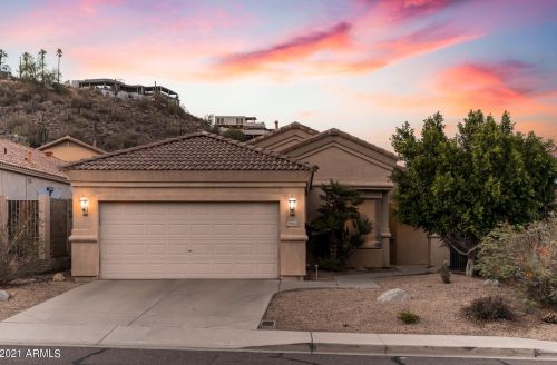 2340 Behrend Dr, Phoenix, AZ 85024-1804