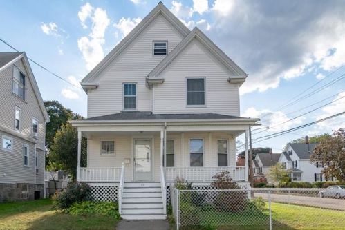 89 Taylor St, Quincy, MA 02170-1519