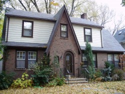 14 Tarleton Rd, Newton, MA 02459-1733