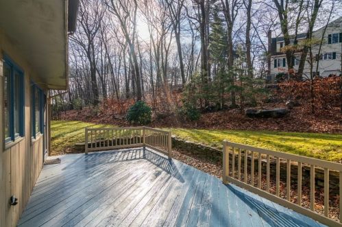 6 Skylar Dr, Southborough MA 01772-1745 exterior