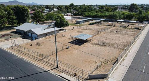 4225 Country Gables Dr, Phoenix AZ  85053-4561 exterior