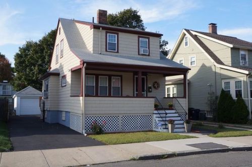 48 Woodward St, Everett MA  02149-1615 exterior
