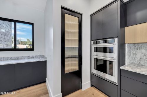 2053 37 Pl, Phoenix AZ 85050-8309 exterior