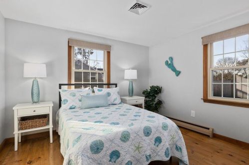 16 Joshuas Way, Chatham MA 02633-1565 exterior