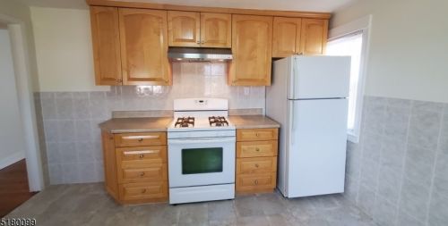 230 Ivy St, Kearny NJ  07032-3408 exterior