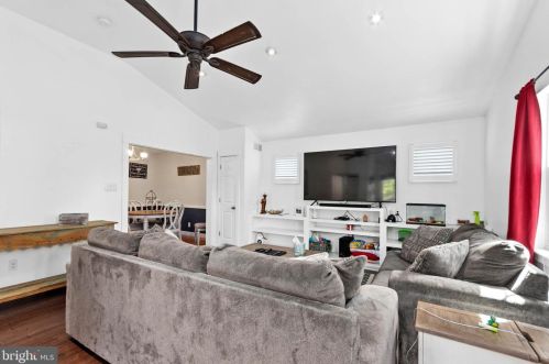 467 Hemlock Ter, West Deptford NJ  08096-2813 exterior