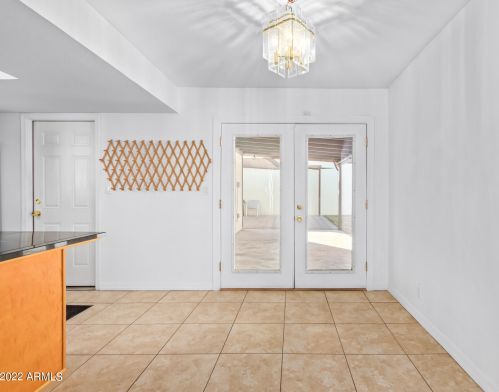 3222 Clinton St, Phoenix AZ 85028-3023 exterior