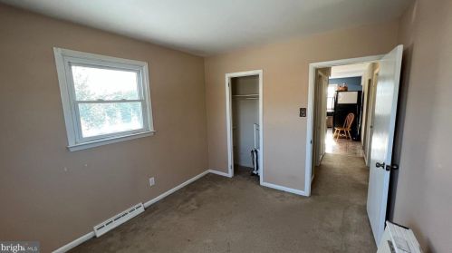 102 Military Dr, West Deptford NJ 08063-1506 exterior