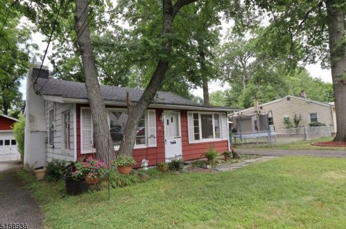 28 Midvale Ave, Lake Hiawatha NJ  07034-1011 exterior