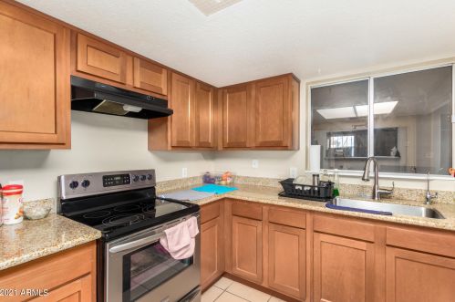 3026 75 Dr, Phoenix AZ 85033-3704 exterior