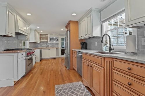 24 Bradley Wood Dr, Hingham MA 02043-1731 exterior