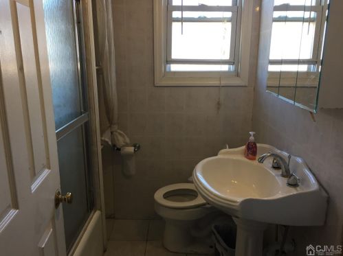 6 Lincoln Ave, Carteret NJ 07008-2722 exterior