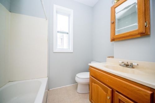 95 Chestnut St, New Bedford MA 02740-5254 exterior