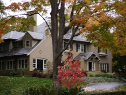 1547 Centre St, Newton, MA 02461-1232