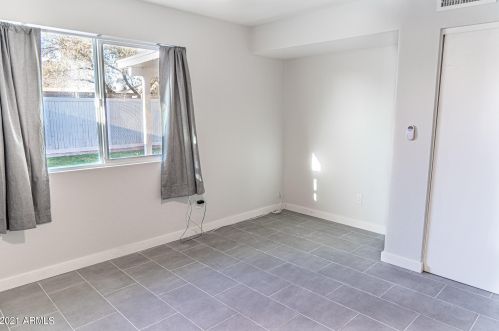 3018 Blackhawk Dr, Phoenix AZ  85050-4706 exterior