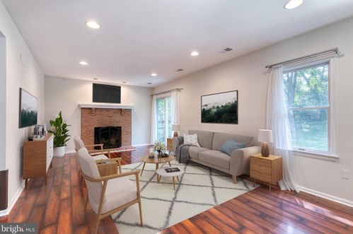 6645 Windsor Ct, Columbia MD 21044-4147 exterior