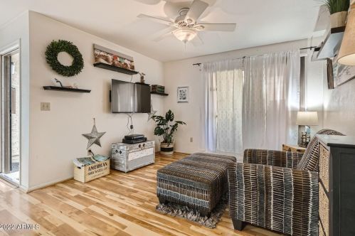 10610 48th St, Phoenix, AZ 85044-1740