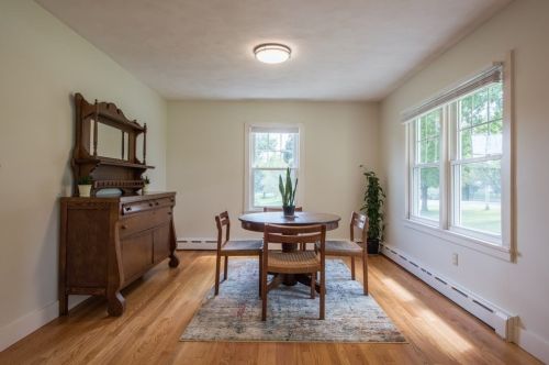 418 Shays St, Amherst MA  01002-2945 exterior