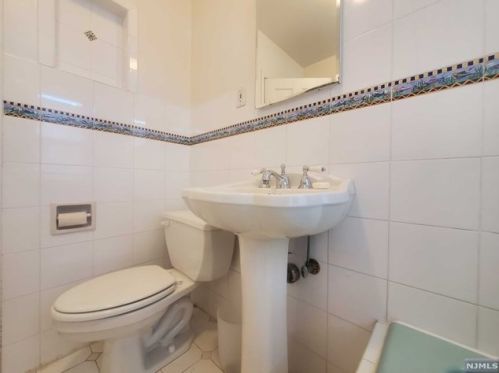 232 Madison Ave, Cresskill NJ  07626-1308 exterior