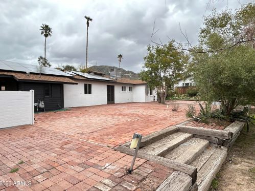 343 Cinnabar Ave, Phoenix AZ  85021-2444 exterior