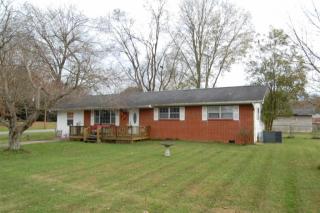 810 Hudson St, Sweetwater, TN 37874-3108