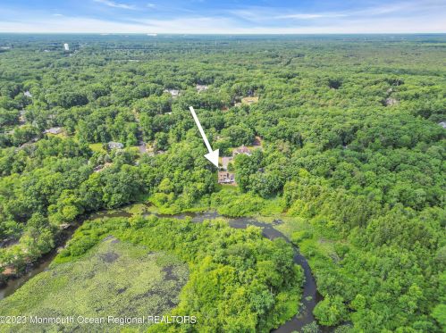 52 Lakeview Dr, Jackson Twp NJ 08527-2704 exterior