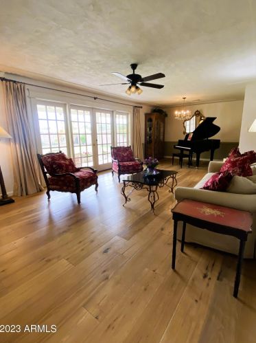 4721 Clarendon Ave, Phoenix AZ  85018-6015 exterior