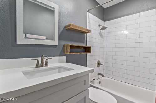 4769 Belleview St, Phoenix AZ  85008-5606 exterior