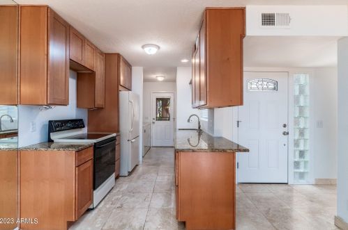 1173 Beryl Ave, Phoenix AZ 85021-2480 exterior