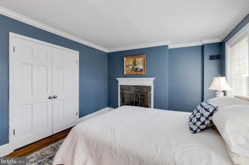 335 6 St, Philadelphia PA 19140-4560 exterior