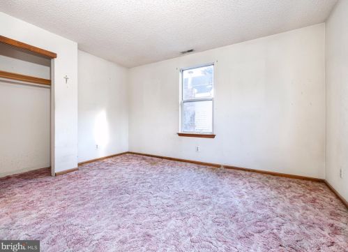 1352 Burkett Ave, West Deptford NJ 08093-1915 exterior