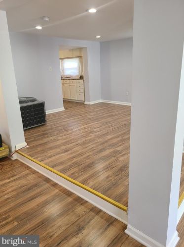 75 Barber Ave, West Deptford NJ 08096-2832 exterior