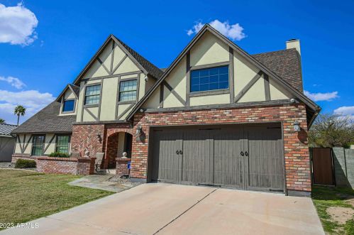 902 Claremont St, Phoenix AZ  85013-1360 exterior