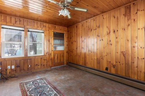 83 Litchfield Ave, Dracut MA 01826-2565 exterior