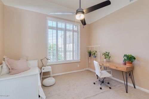 22435 49th Pl, Phoenix AZ  85054-7102 exterior