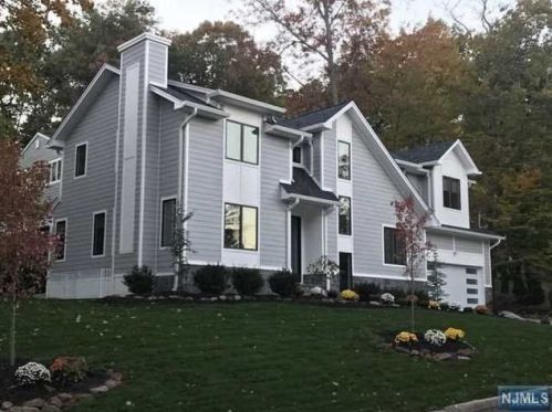 55 Cedar St, Cresskill NJ 07626-2508 exterior