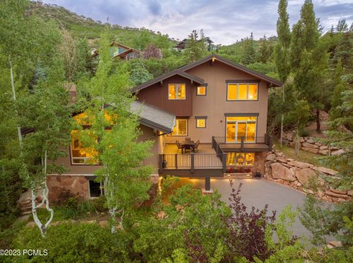 2068 Mahre Dr, Park City UT 84098-8508 exterior