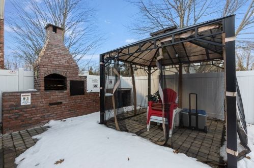 54 Apple Blossom Ln, Taunton MA 02780-4718 exterior