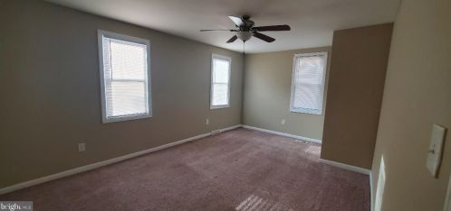 932 Dover Rd, West Deptford NJ 08093-1713 exterior