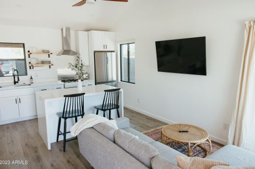 2635 Clarendon Ave, Phoenix AZ 85018-5958 exterior