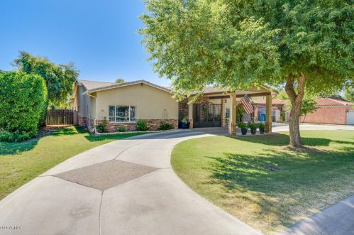 4202 33rd St, Phoenix, AZ 85018-4726