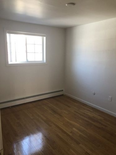 8 Grafton St, Shrewsbury MA  01545-5656 exterior