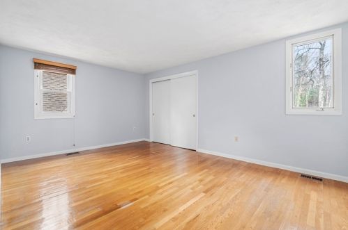 6 Skylar Dr, Southborough MA 01772-1745 exterior