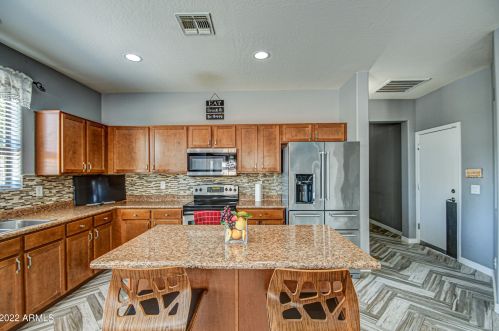 4217 73 Dr, Phoenix AZ 85033-2512 exterior